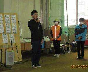 感想を発表する小坂君